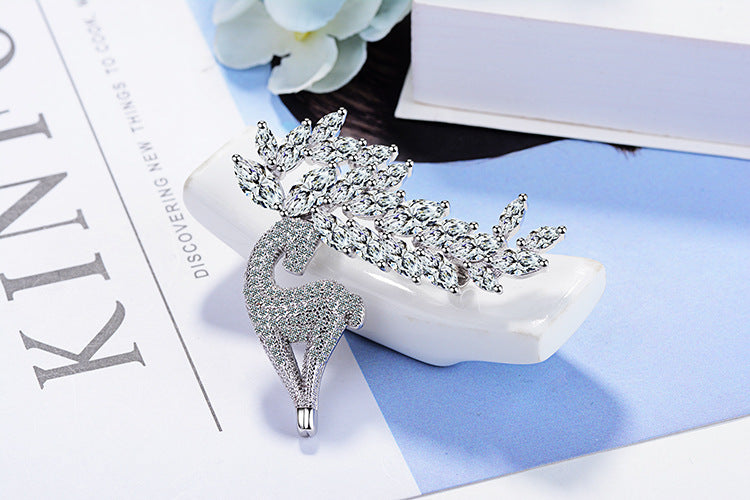 Lady Lovely Atmospheric Zircon Fawn Brooch