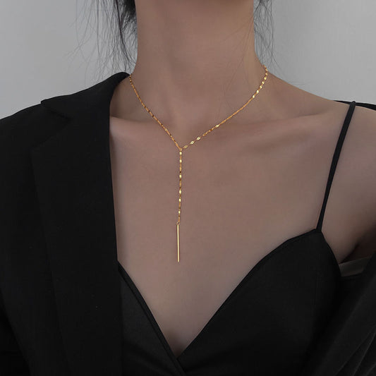 Minimalist style necklace