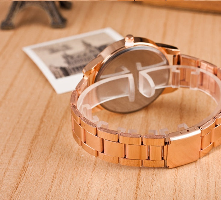Elegant White Cat Alloy Quartz Watch