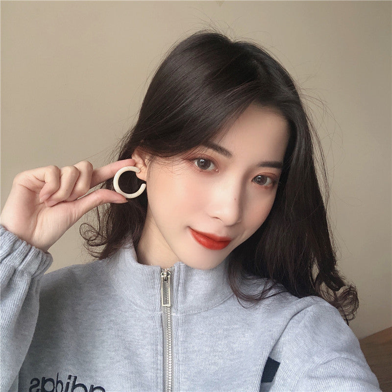 Korean Temperament Simple Retro Design C-shaped Circle Earrings