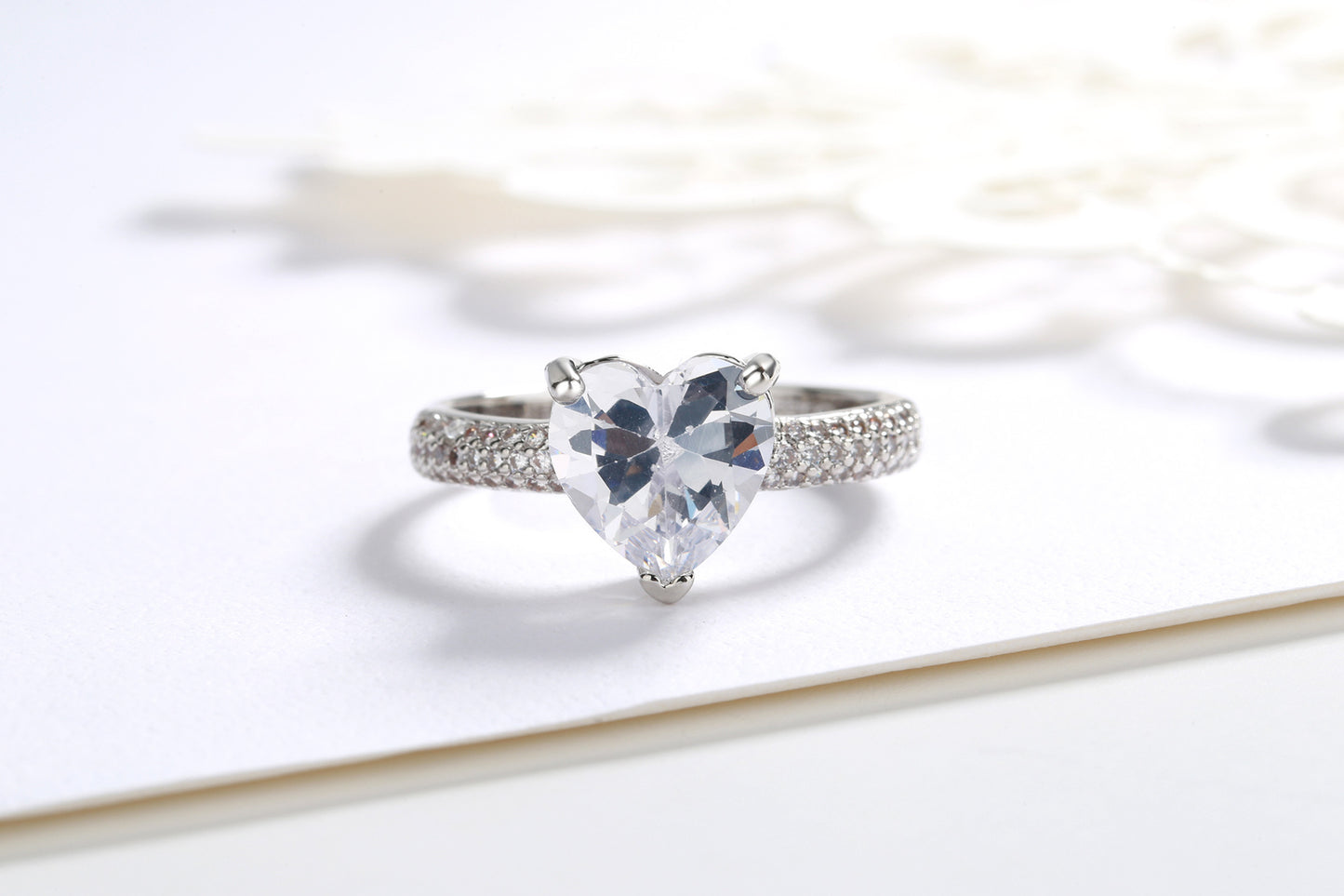 Heart-shaped Zircon Ring White Gold-plated Heart-shaped Diamond Ring