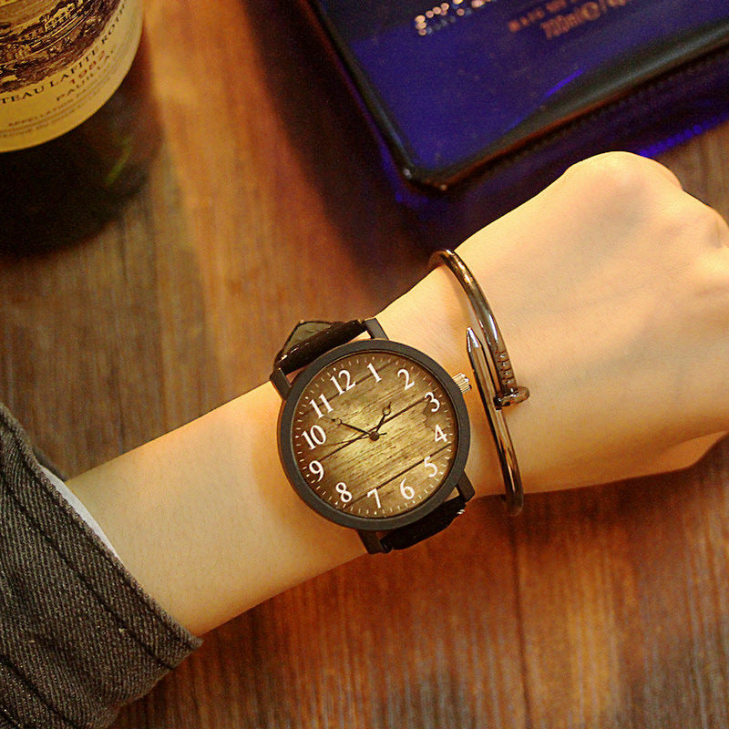 Cool Male And Female Student Couple Watch A Pair Of Quartz Watches