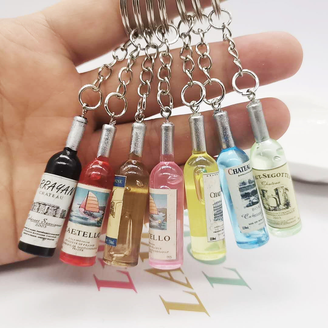 Creative wine bottle keychain