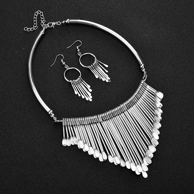 Multi-layer tassel necklace set