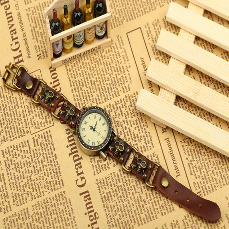 Simple retro bracelet watch