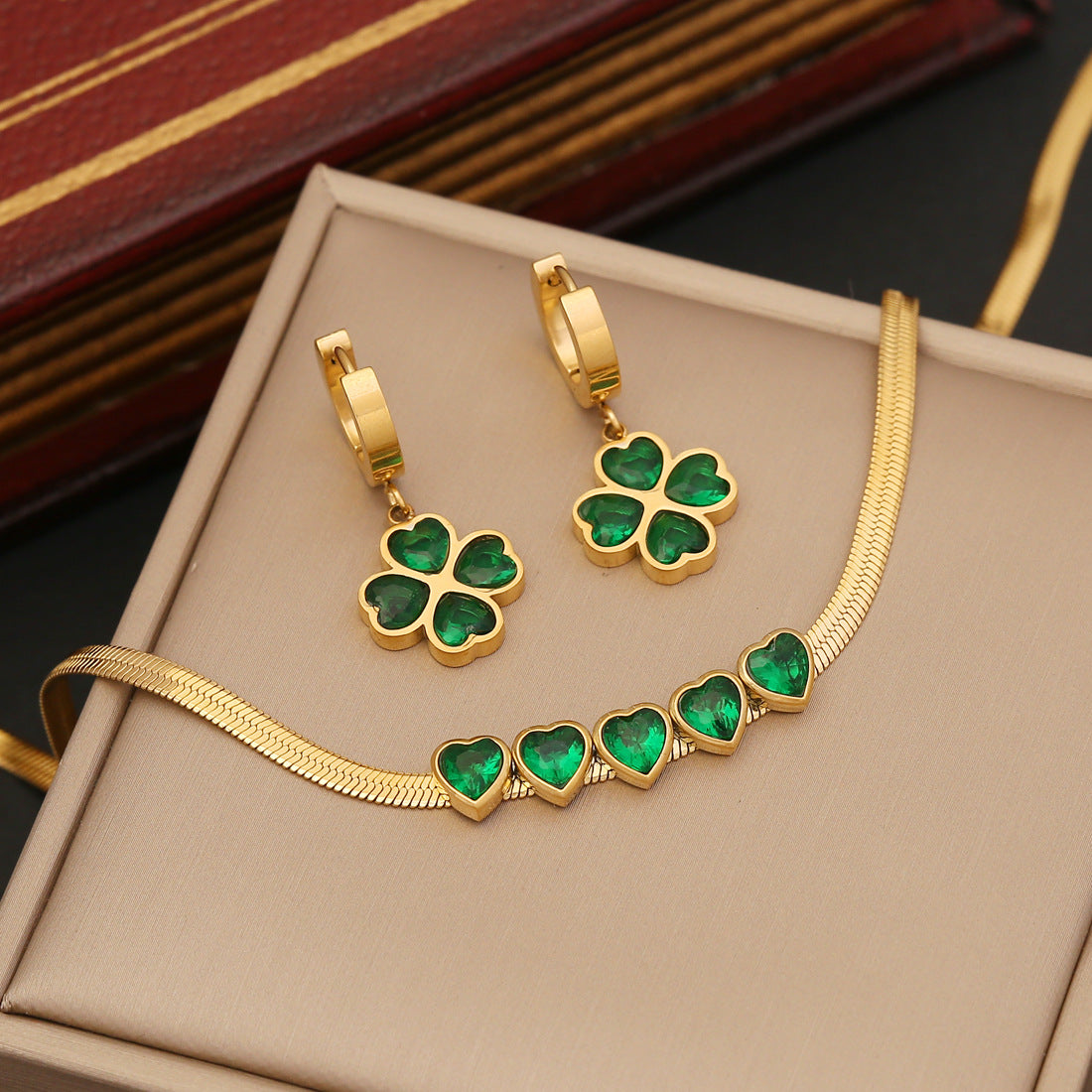 Women's Temperamental Emerald Love Earrings Necklace