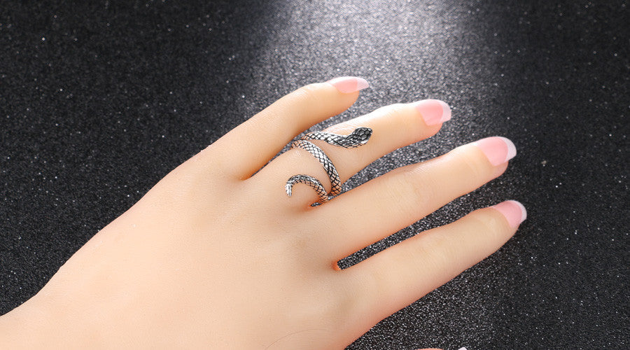 Retro Style Punk Ring Snake Spirit Stereoscopic Aperture Adjustable Jewelry