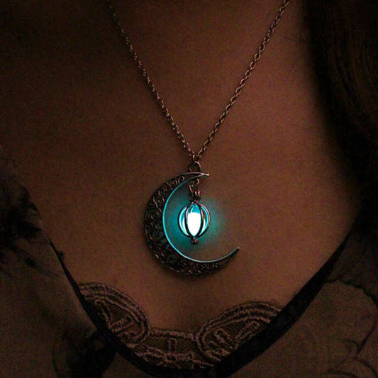 Hollow Moon Heart-shaped Luminous Pumpkin Necklace