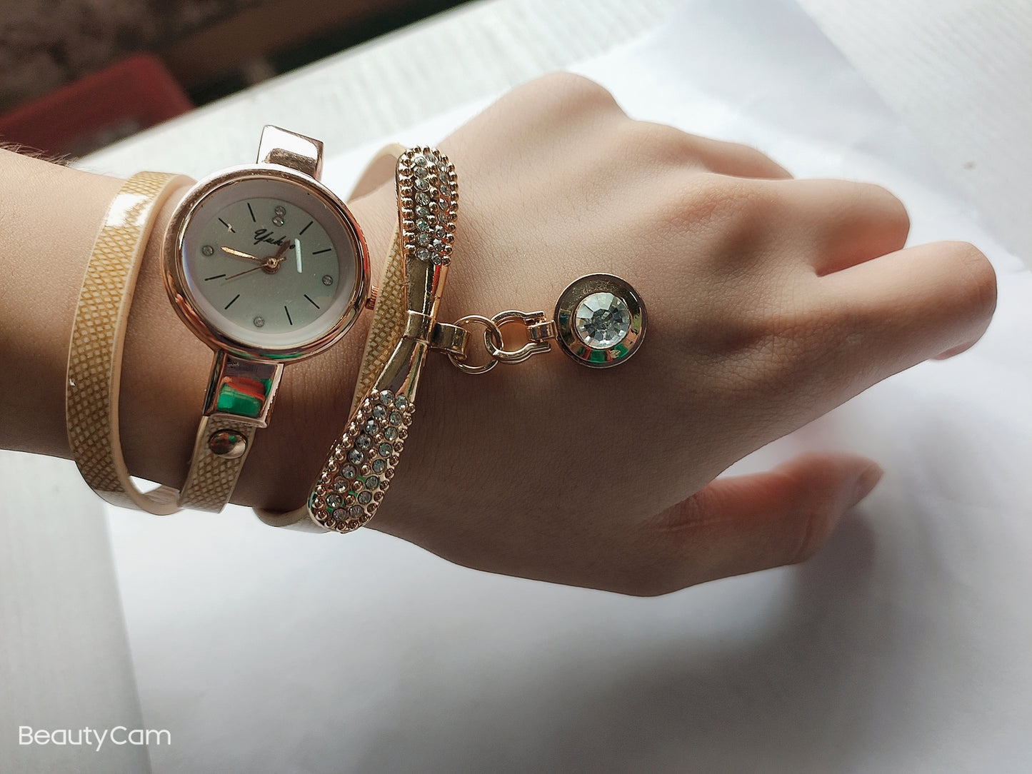 Thin belt fashion ladies watch Casual three-ring winding bracelet watch Women's fashion quartz watch