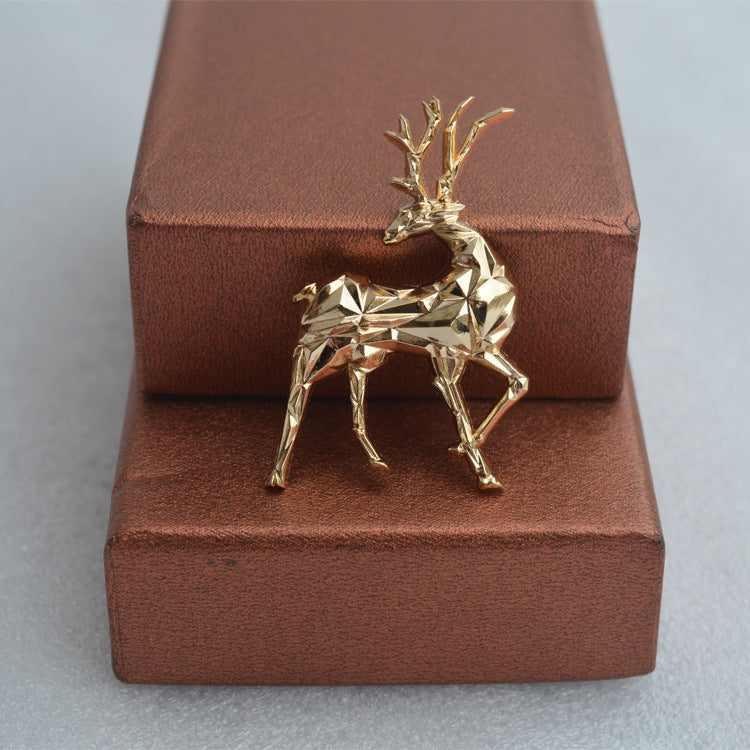 Alloy Three-dimensional Golden Deer Brooch