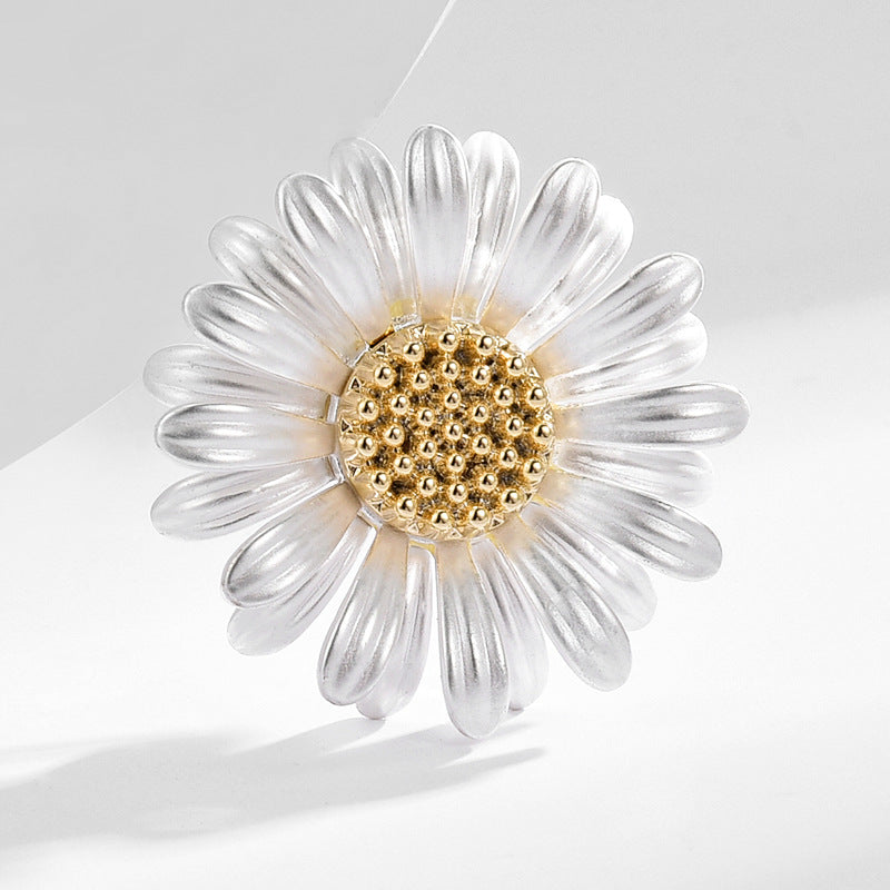 Simple Small Daisy Brooch Female Anti-lost Pin