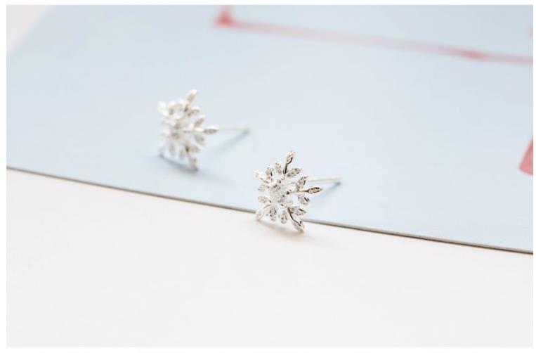 Love Snowflake Stud Earrings Korean Sweet Girl Heart