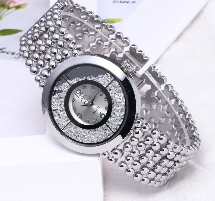 Amazon hot fashion rhinestones sandpaper ladies alloy watch Europe and the United States popular bracelet bracelet fashion watch