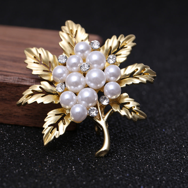 Leaves Matte Brooch Electroplated Pearl Fashion Retro Rhinestone Pin