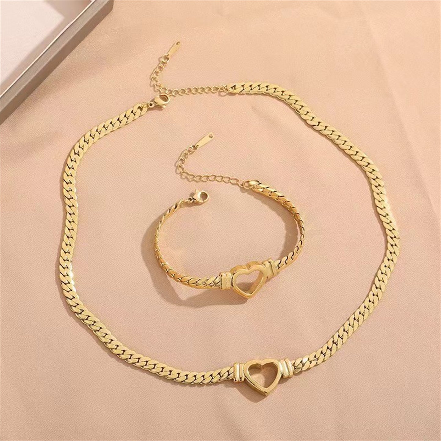 Luxurious Gold-Plated Heart Chain Set for Women