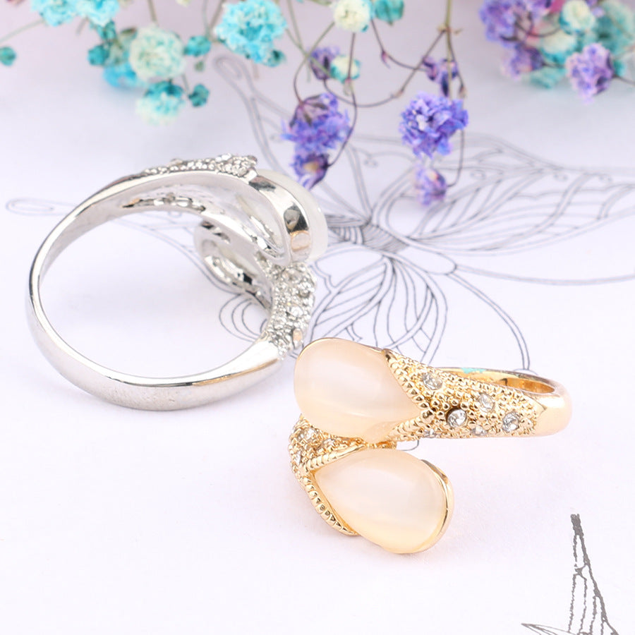 Drop-shaped white gemstone ring