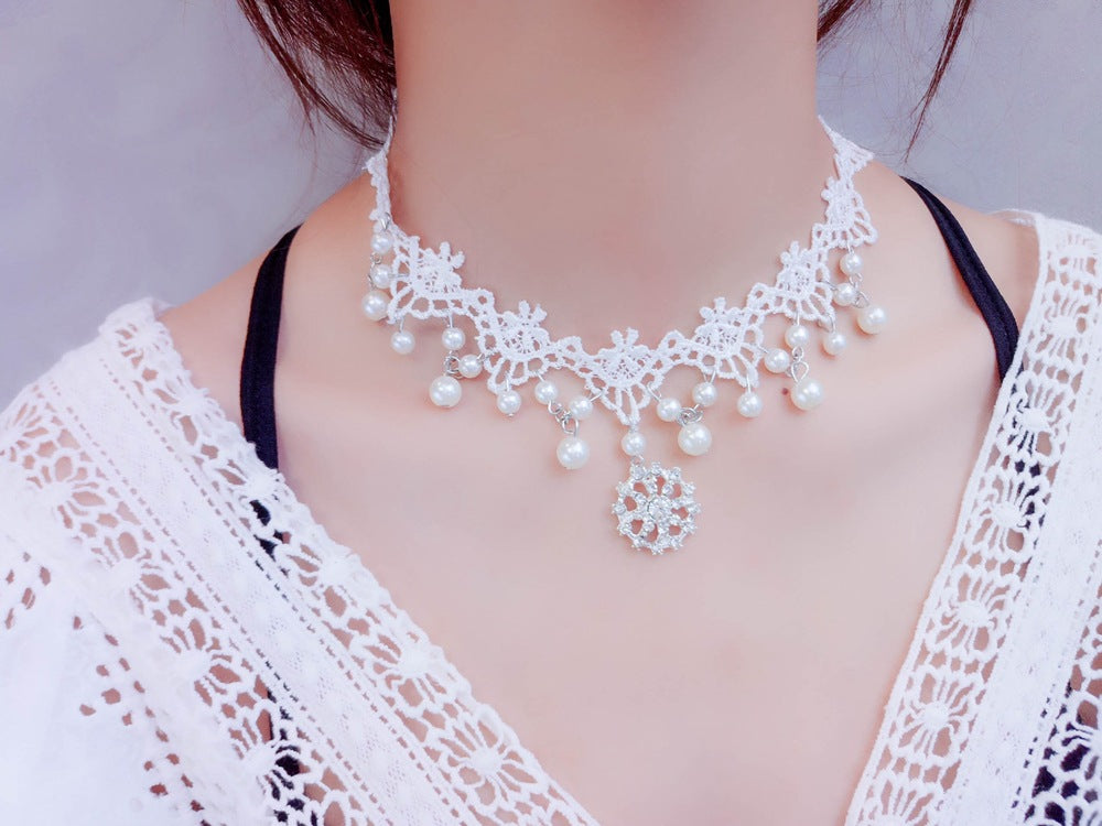 Women's white lace gemstone necklace