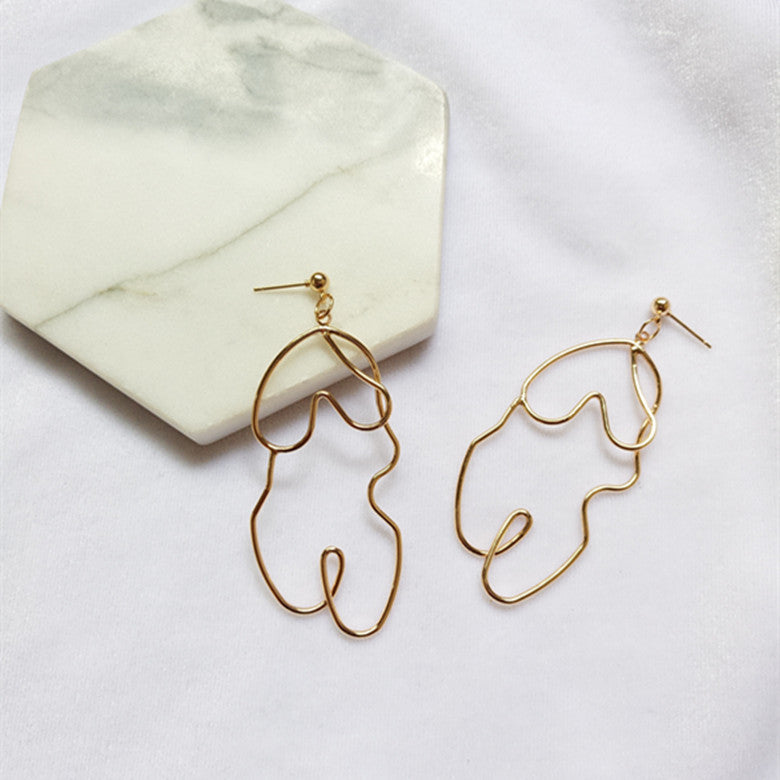 Exaggerated twisted body earrings earrings earrings