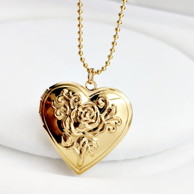 Heart pendant necklace