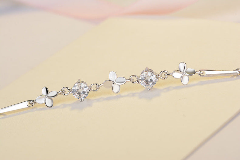 Factory wholesale S925 Sterling Silver Bracelet lucky clover Korean fashion female models simple silver jewelry allergy