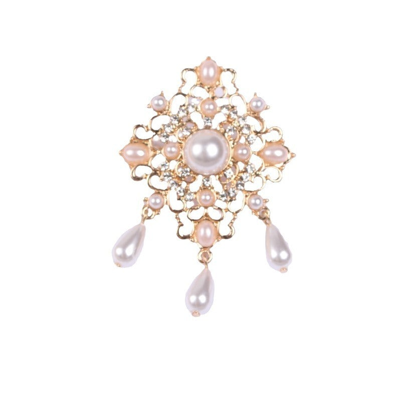 Court Retro Baroque Style Coat Brooch