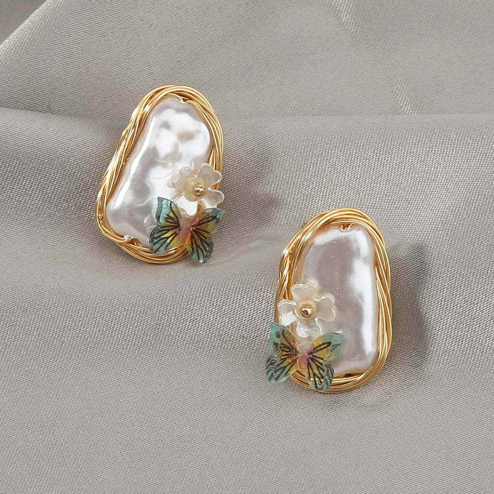 The New French Hand-wound Temperament Retro Exquisite Earrings