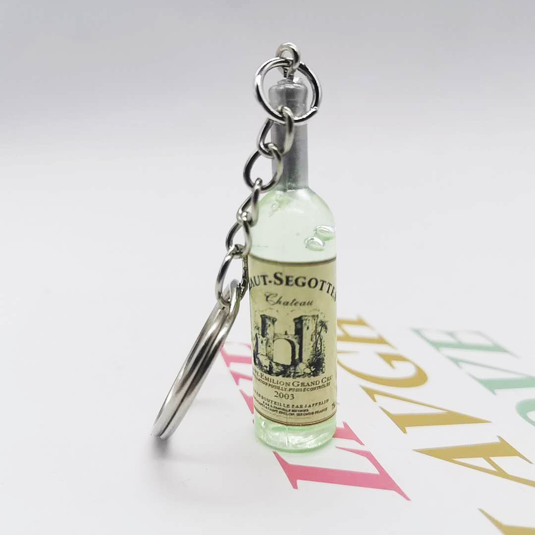 Creative wine bottle keychain