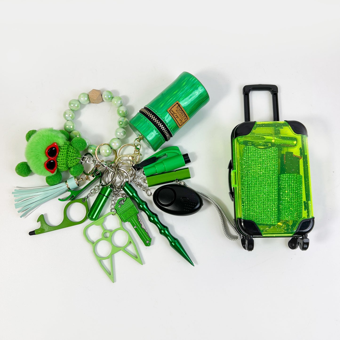 16PCS Green Keychain Set Fixed Suit