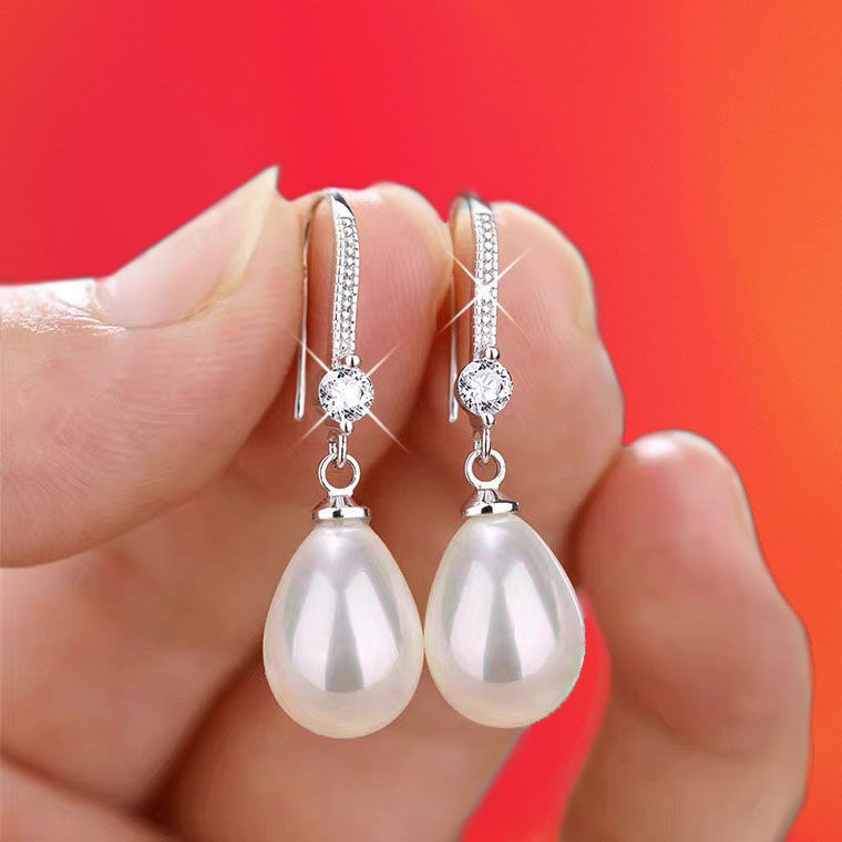 Fashion Women's Simple And Elegant Earrings