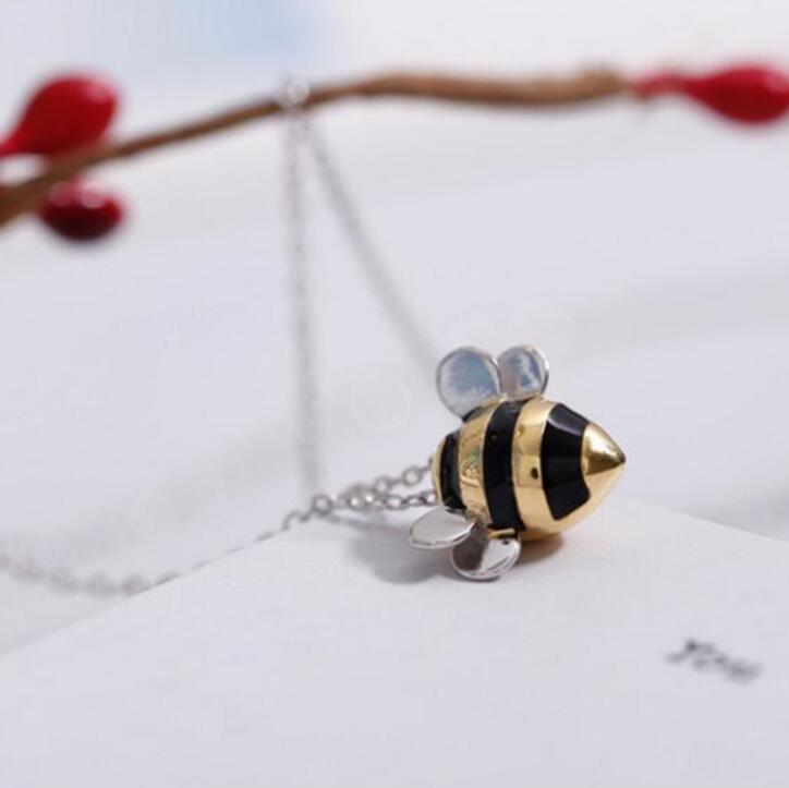 Korean Fashion Cute Bee Exquisite Creative Female Personality Pendant Necklace