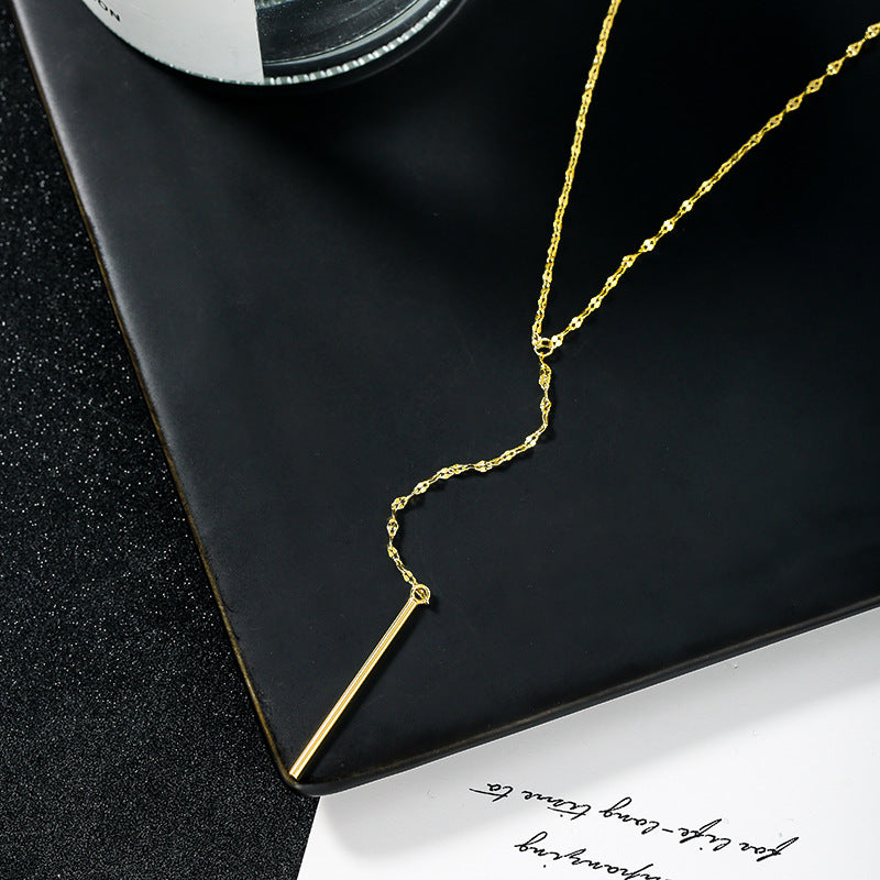 Minimalist style necklace