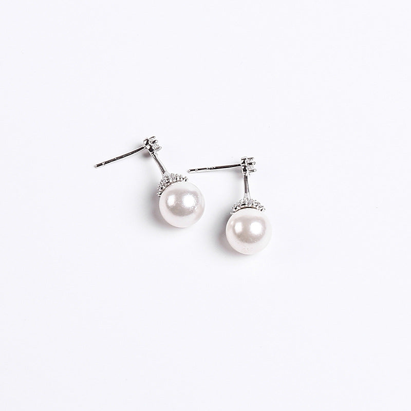 Elegant pearl earrings