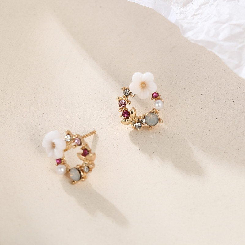 Cute Korean Personality Small Flower Stud Earrings For Women Temperament Simple Fashion Metal Female Stud Earrings