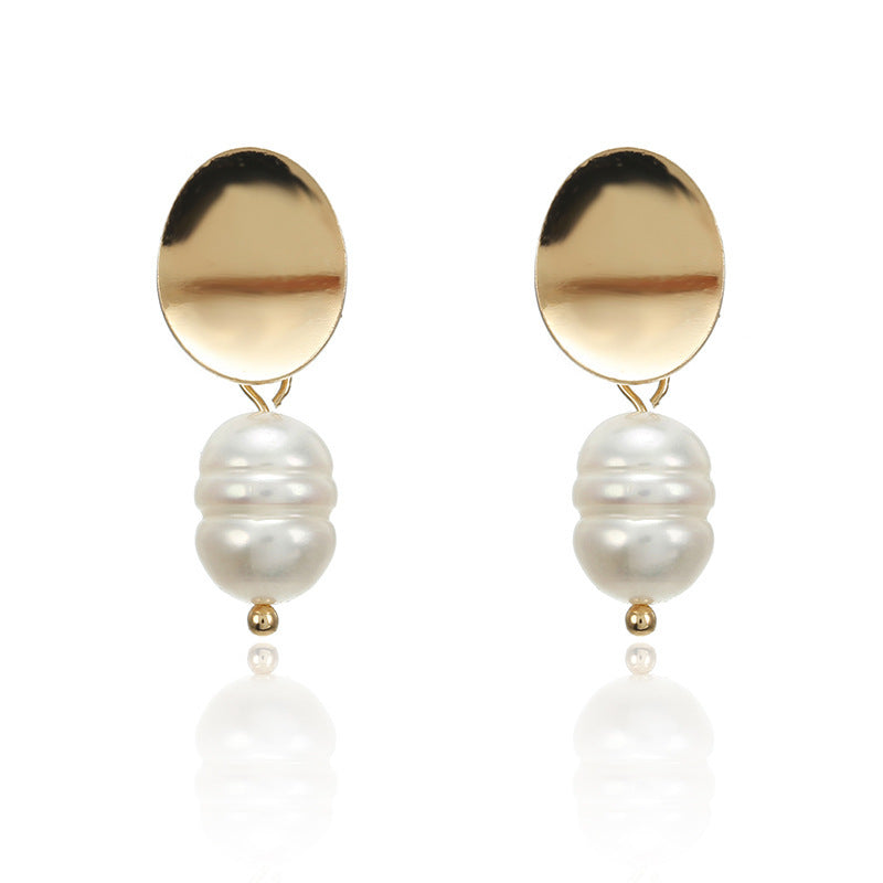 Irregular pearl earrings