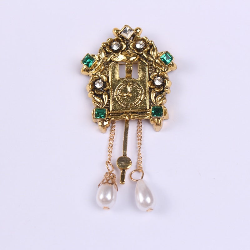 Court Retro Baroque Style Coat Brooch