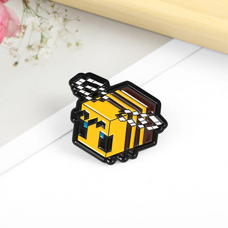 Three-dimensional Little Bee Geometric Decorative Pin