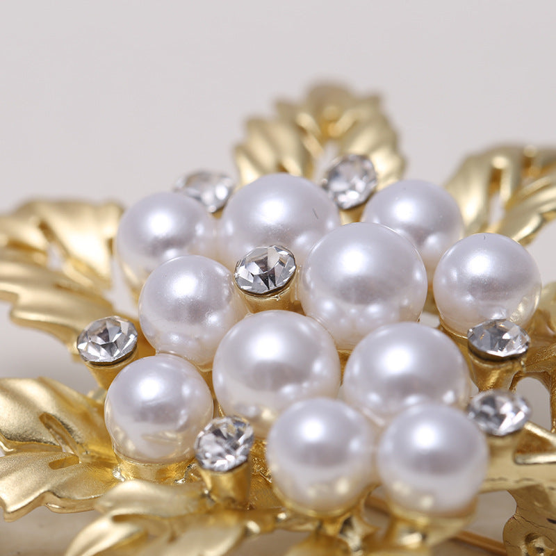 Leaves Matte Brooch Electroplated Pearl Fashion Retro Rhinestone Pin