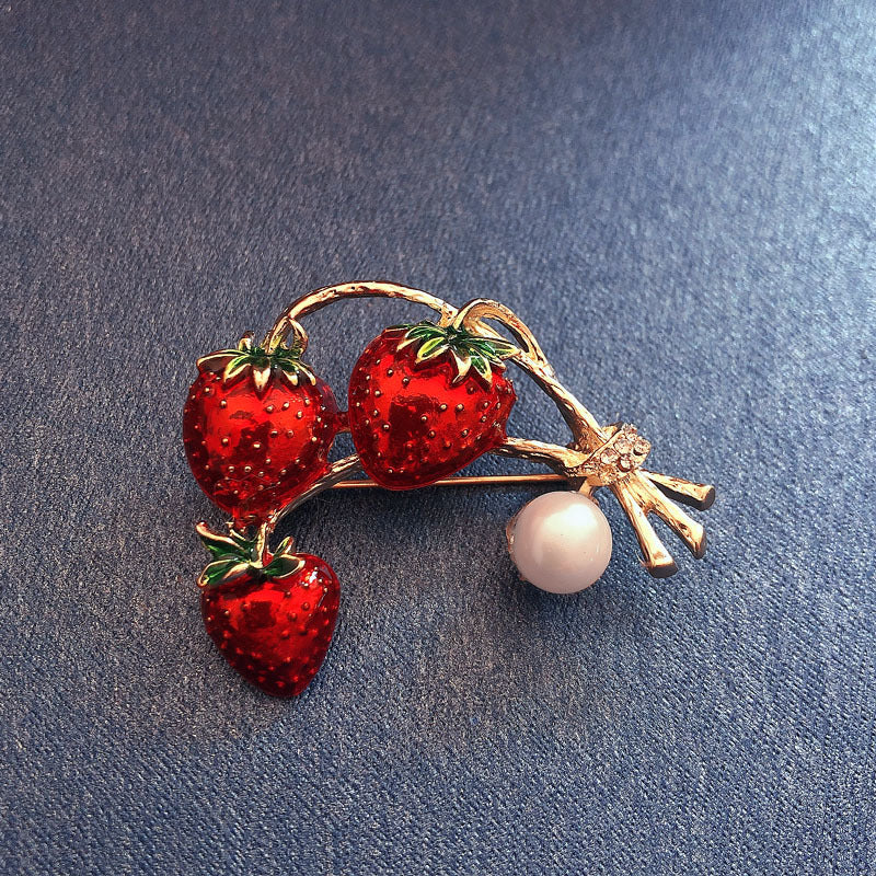 Sweet And Lovely Flower Strawberry Female Brooch