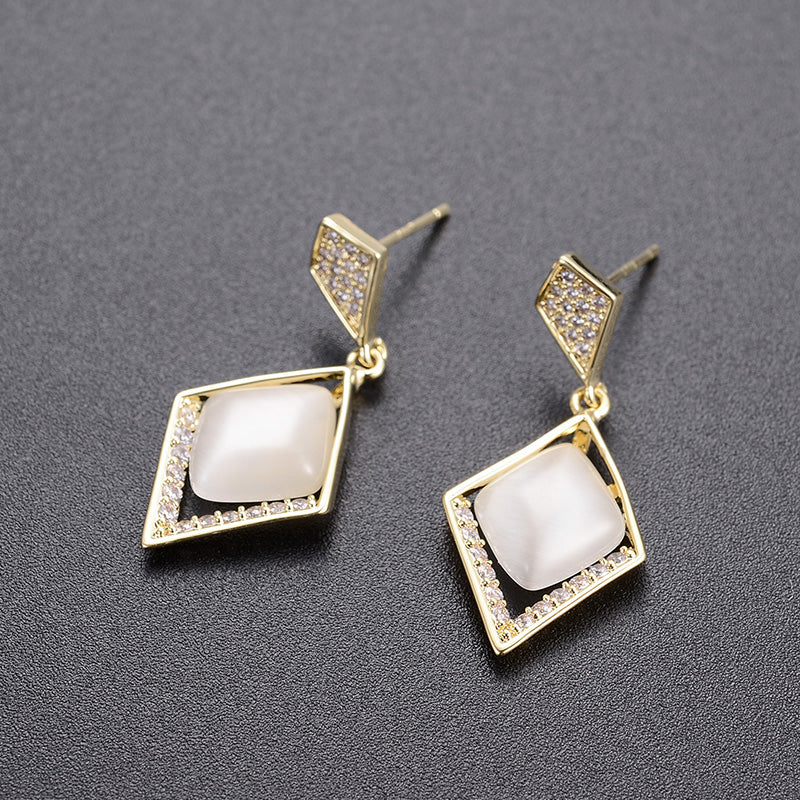 Fashionable High-end Earrings