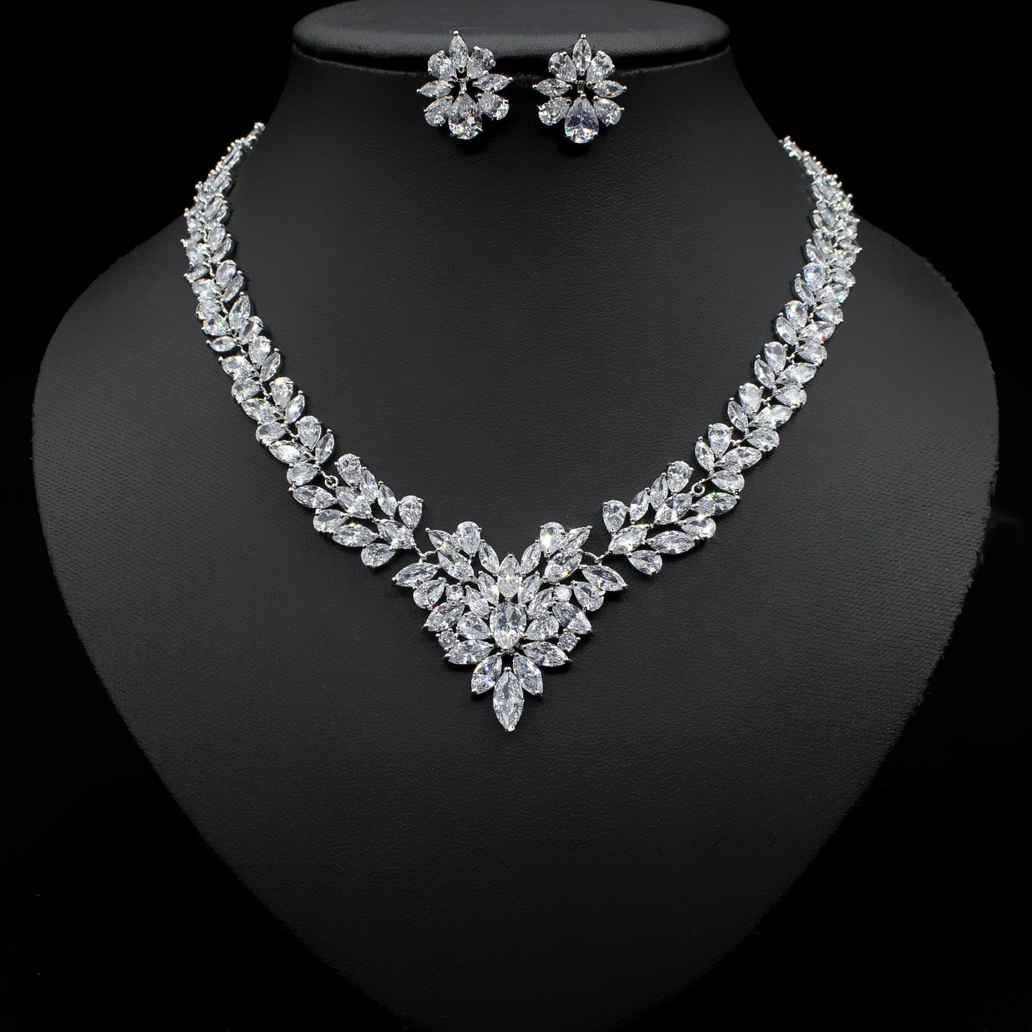 Fashion Ice Flower Earrings Zircon Necklace Set