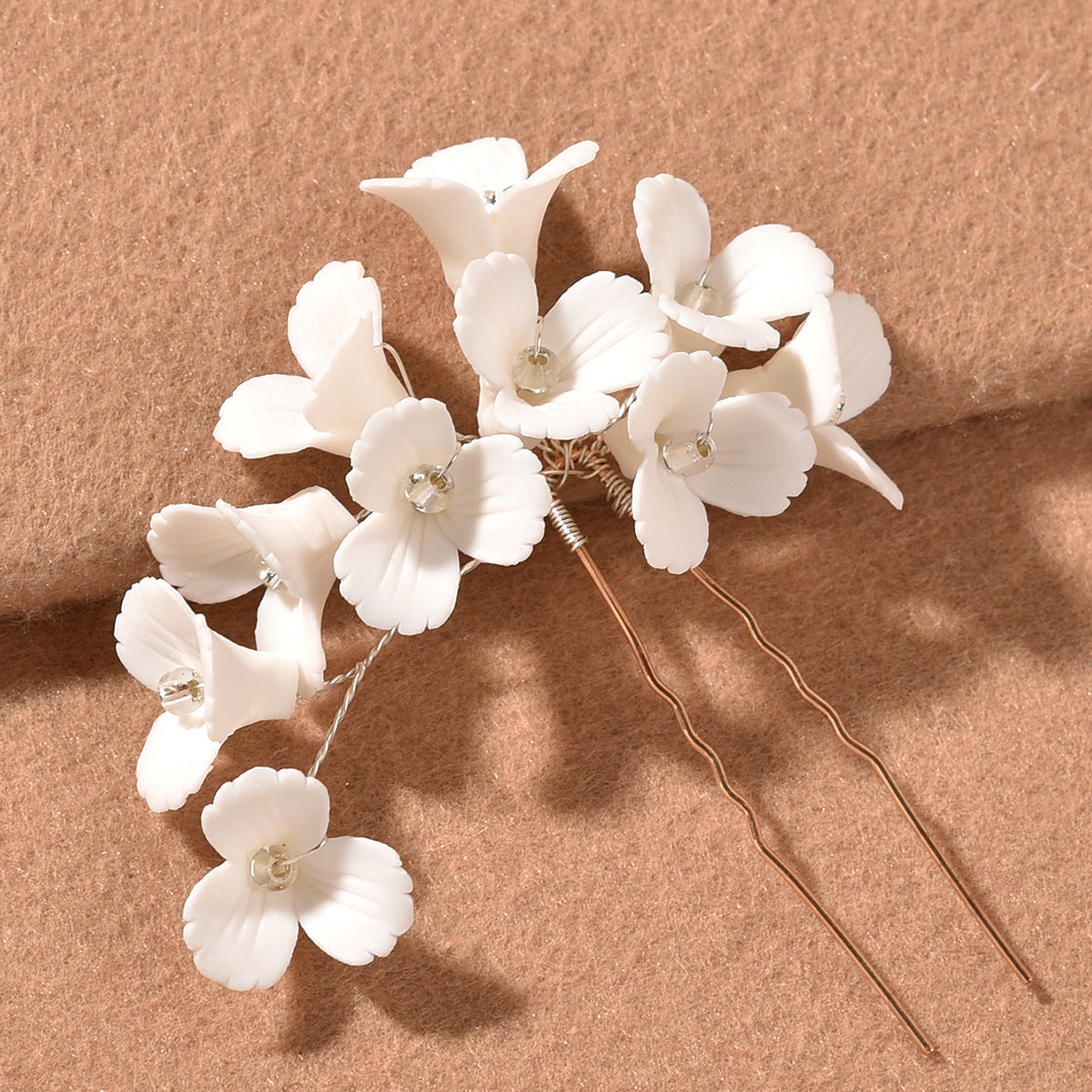 White Three Dimensional Flower U Shaped Hairpin