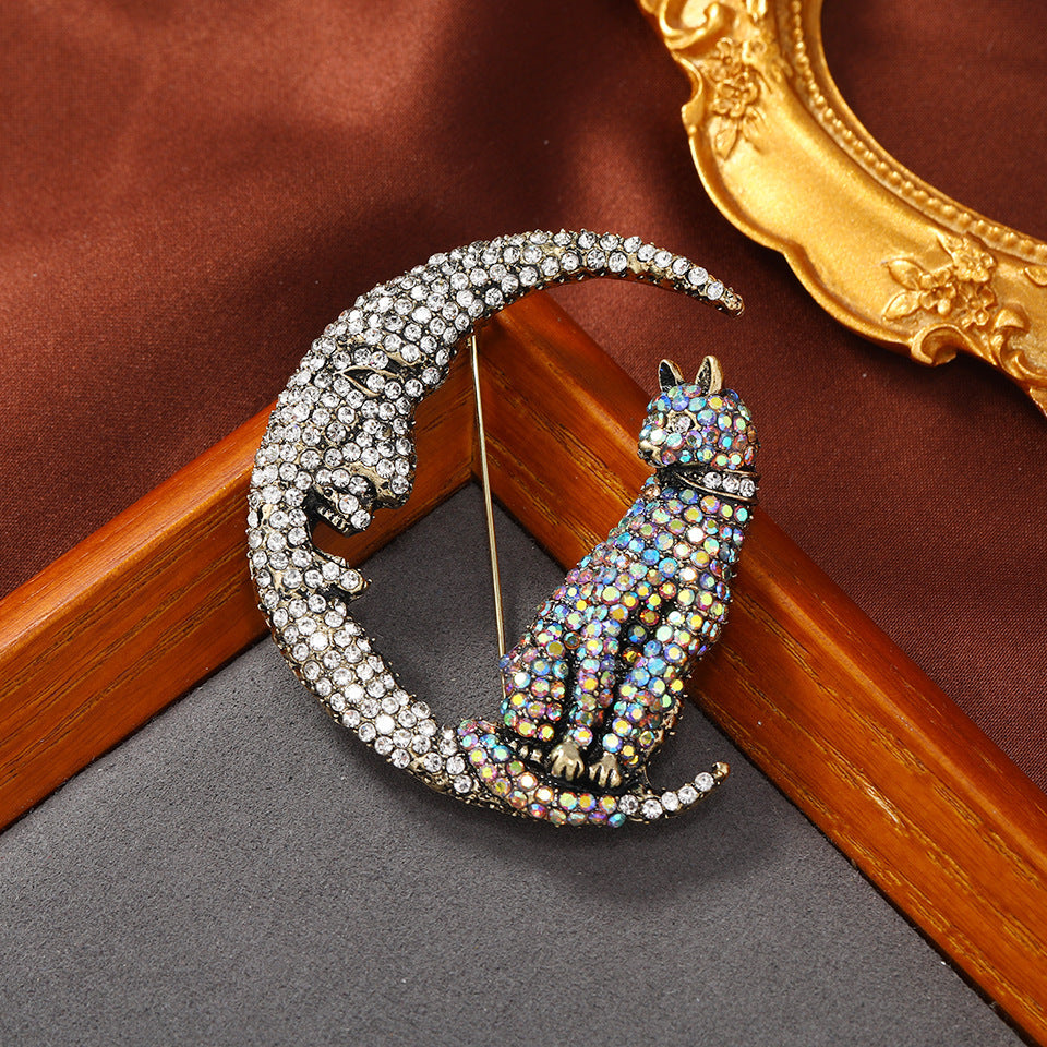 Creative Retro Full Diamond Heavy Industry Moon Brooch Female