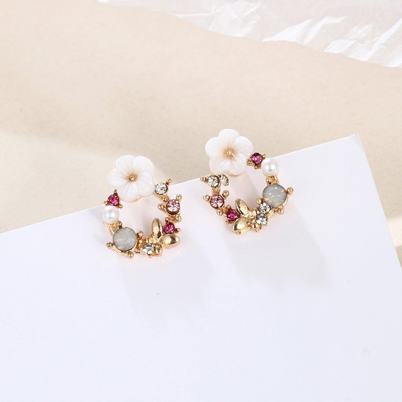 Cute Korean Personality Small Flower Stud Earrings For Women Temperament Simple Fashion Metal Female Stud Earrings