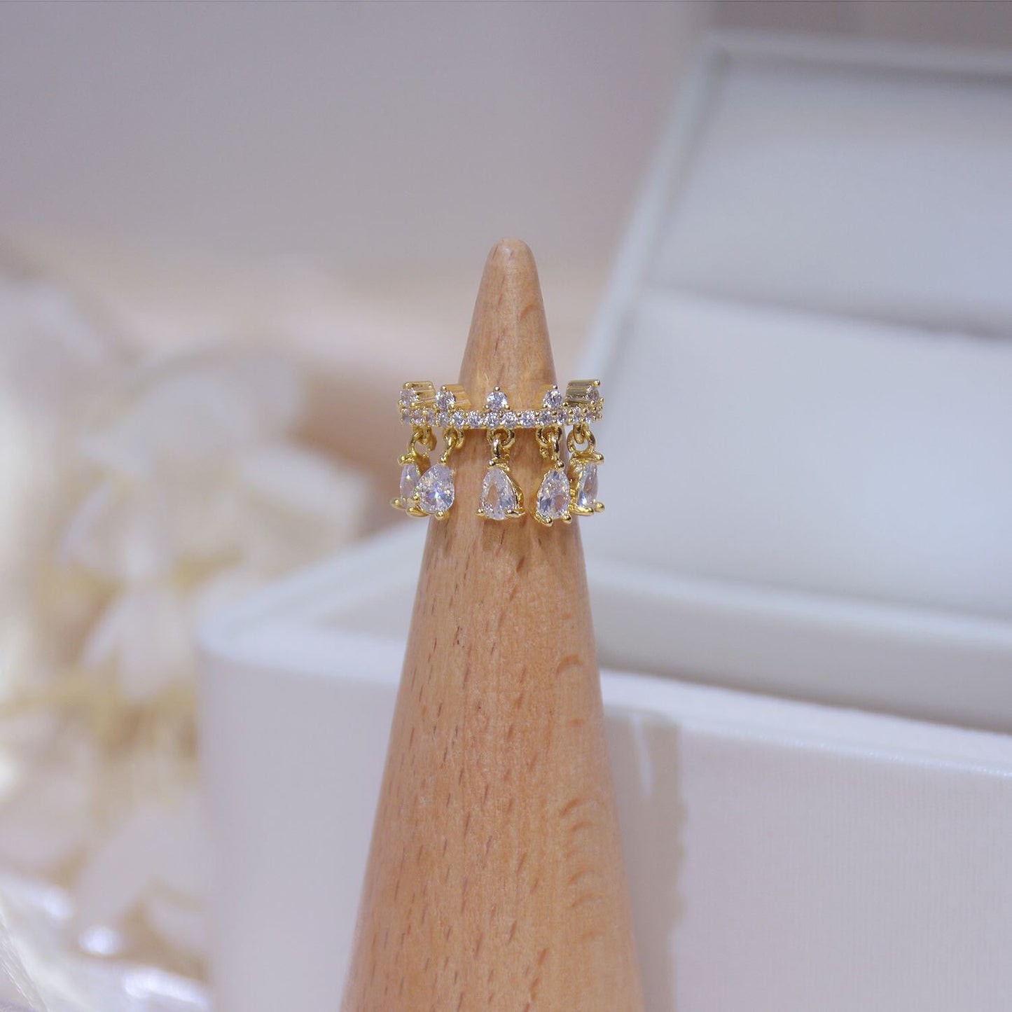 Palace Style Light Luxury Ear Bone Clip Crown Water Drop