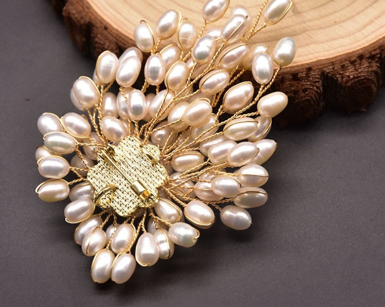 Retro Hand-woven Pearl Brooch