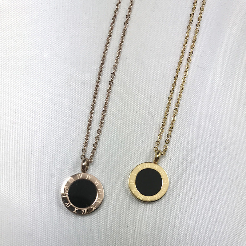 Striking Roman Pattern Black Shell Pendant