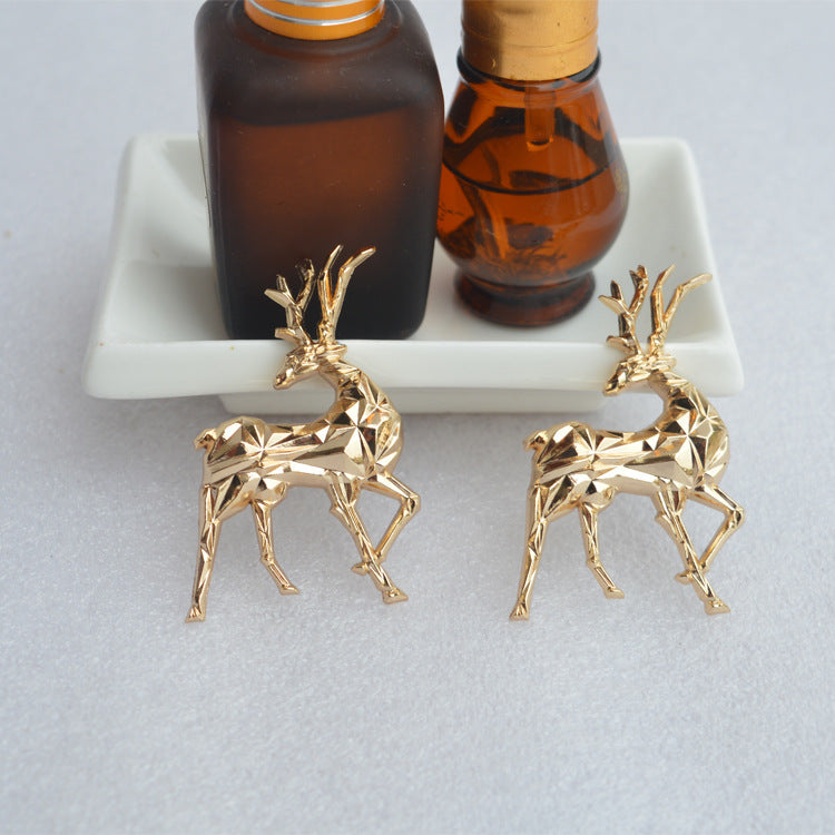 Alloy Three-dimensional Golden Deer Brooch