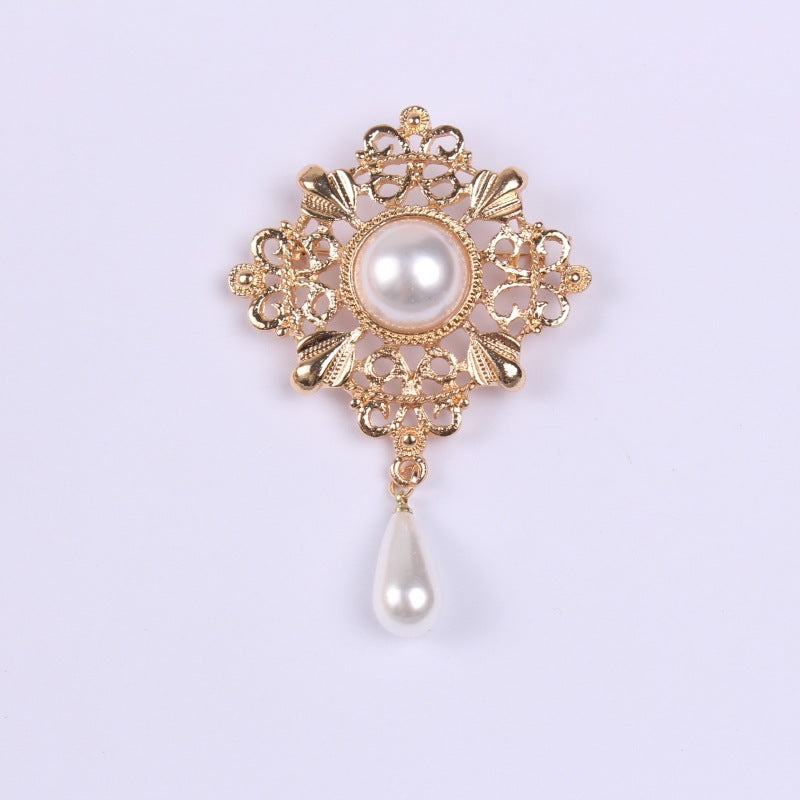 Court Retro Baroque Style Coat Brooch