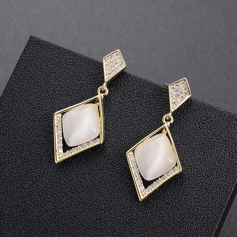 Fashionable High-end Earrings