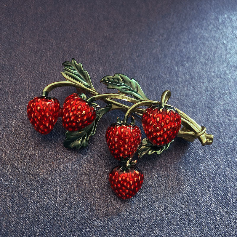 Sweet And Lovely Flower Strawberry Female Brooch